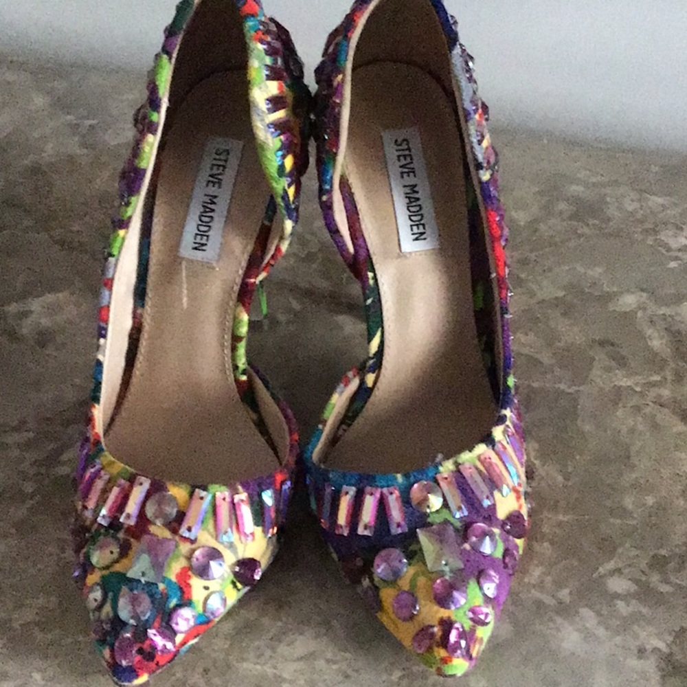 Heels - Picture 2 of 5